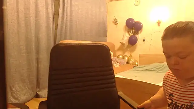 Snapshot of Janiffer_MiMi chatting on 1, 1, 2025 Janiffer MiMi online show from 1, 1, 2025