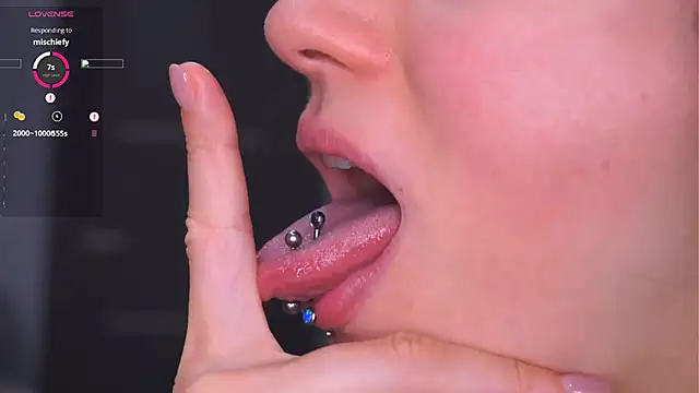 Holla Molly online show from 2, 3, 2026