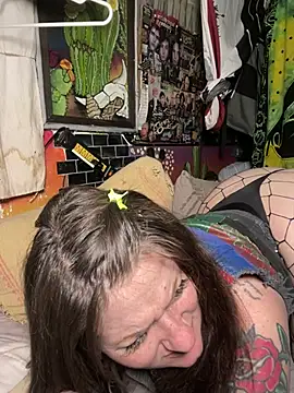 Snapshot of 1-800-FUCKYOU chatting on 13, 5, 2026 1-800-FUCKYOU online show from 13, 5, 2026