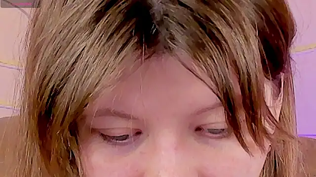 Vivian cutie online show from 8, 3, 2025