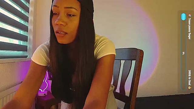 Snapshot of Therainqueen chatting on 2, 12, 2024 Therainqueen online show from 2, 12, 2024