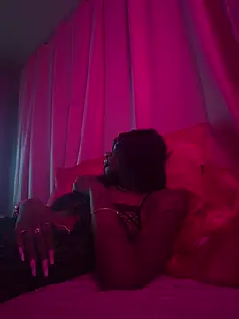 Farrah Owens online show from 5, 3, 2025