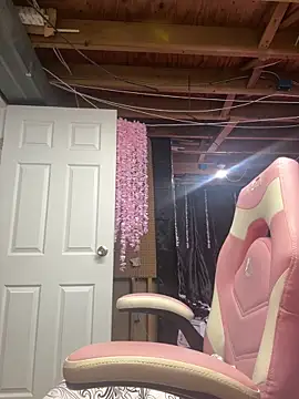 Farrah Owens online show from 5, 3, 2025