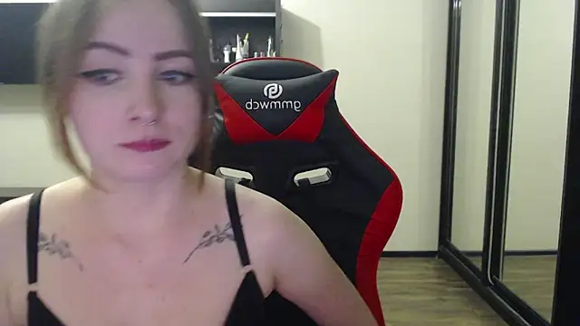 Laralianna online show from 18, 2, 2025