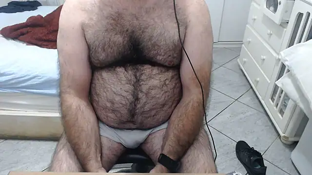 Snapshot of MysterBearMG chatting on 15, 7, 2026 MysterBearMG online show from 15, 7, 2026