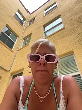 Lexi Shocker online show from 25, 7, 2026
