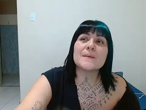 Snapshot of vaholiver chatting on 10, 7, 2026 vaholiver online show from 10, 7, 2026