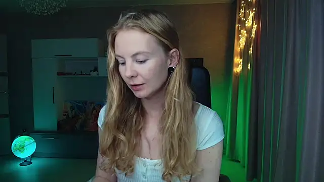 Cuddle Cat online show from 24, 11, 2025