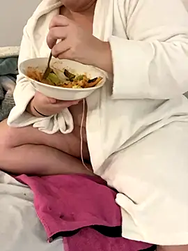 sweeti Em online show from 22, 12, 2025