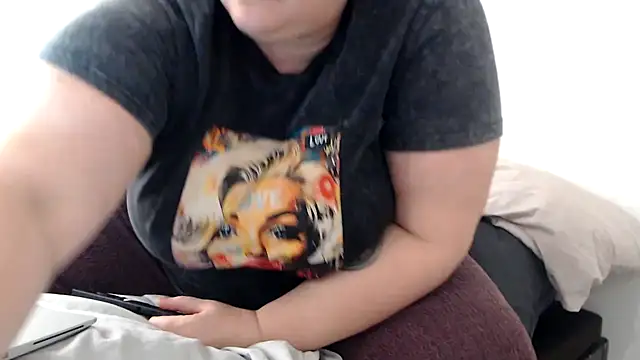 sweeti Em online show from 4, 2, 2026