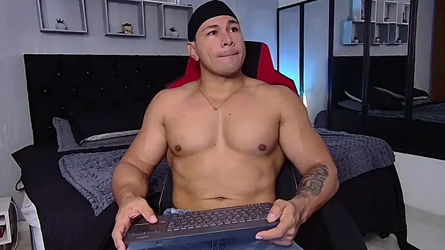 tyler hank01 online show from 13, 9, 2025