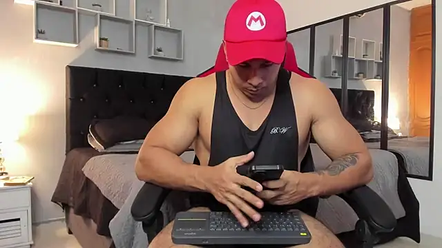 tyler hank01 online show from 20, 12, 2025