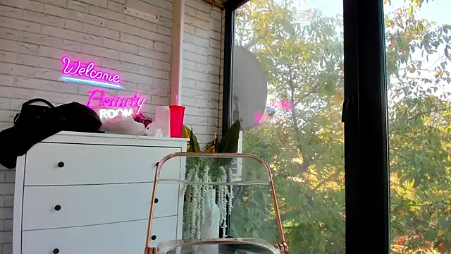 Snapshot of Britney_Charm_ chatting on 22, 10, 2025 Britney Charm  online show from 22, 10, 2025