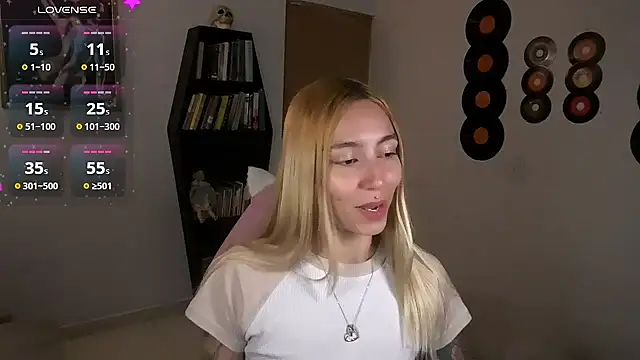 Saucy Jenn online show from 12, 10, 2025