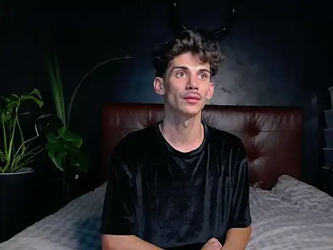 Snapshot of DanielCrush1 chatting on 4, 10, 2025 DanielCrush1 online show from 4, 10, 2025