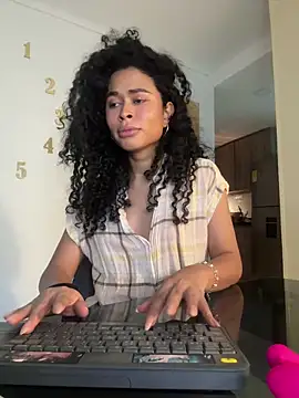 GabriSaenz online show from 21, 12, 2024