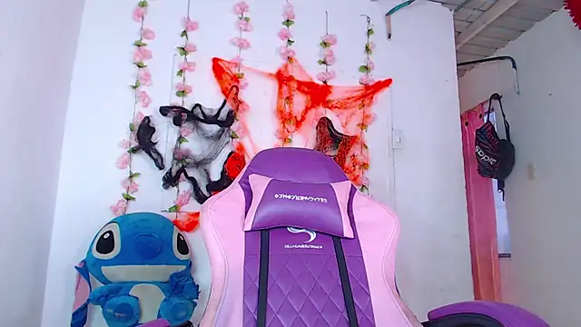 Snapshot of Briannabrachho chatting on 18, 11, 2025 Briannabrachho online show from 18, 11, 2025