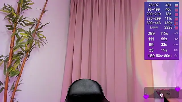 Snapshot of Bella-White chatting on 19, 10, 2025 Bella-White online show from 19, 10, 2025