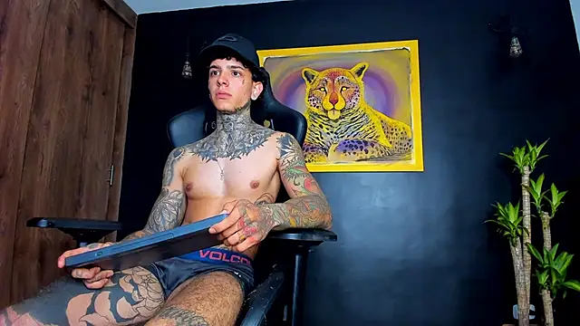 Snapshot of Aron_ford chatting on 16, 12, 2024 Aron ford online show from 16, 12, 2024