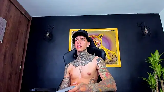 Snapshot of Aron_ford chatting on 5, 1, 2025 Aron ford online show from 5, 1, 2025