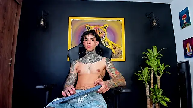 Snapshot of Aron_ford chatting on 8, 1, 2025 Aron ford online show from 8, 1, 2025