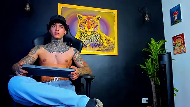 Snapshot of Aron_ford chatting on 17, 1, 2025 Aron ford online show from 17, 1, 2025