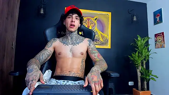 Snapshot of Aron_ford chatting on 19, 1, 2025 Aron ford online show from 19, 1, 2025