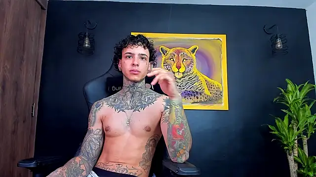 Snapshot of Aron_ford chatting on 20, 1, 2025 Aron ford online show from 20, 1, 2025