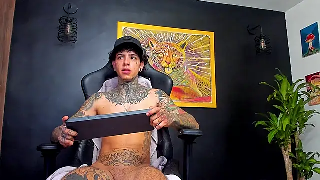 Snapshot of Aron_ford chatting on 8, 2, 2025 Aron ford online show from 8, 2, 2025