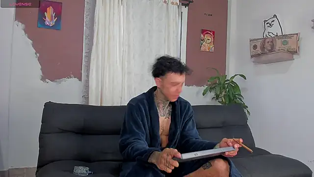 Snapshot of Aron_ford chatting on 17, 10, 2025 Aron ford online show from 17, 10, 2025