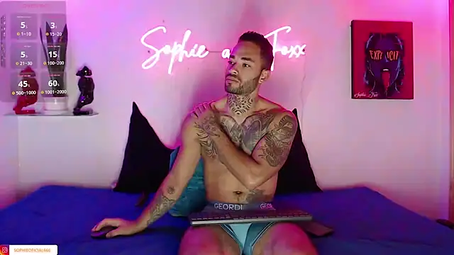 SophieFoxx17 online show from 4, 3, 2025