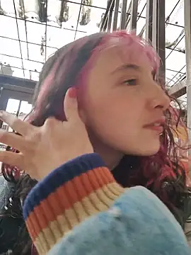 Snapshot of _Laary chatting on 16, 12, 2025 Laary online show from 16, 12, 2025