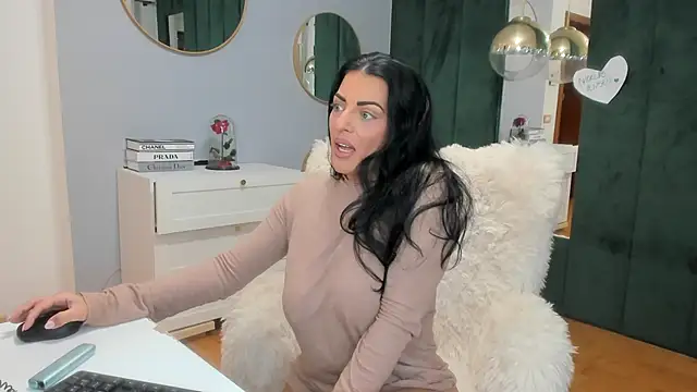 ElisaBaxter online show from 2, 11, 2025