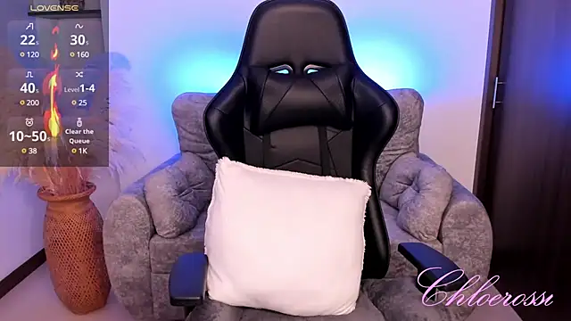 chloerossi online show from 13, 2, 2025