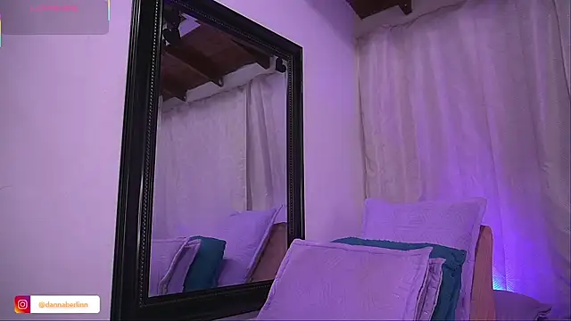 danna berlin  online show from 2, 10, 2025