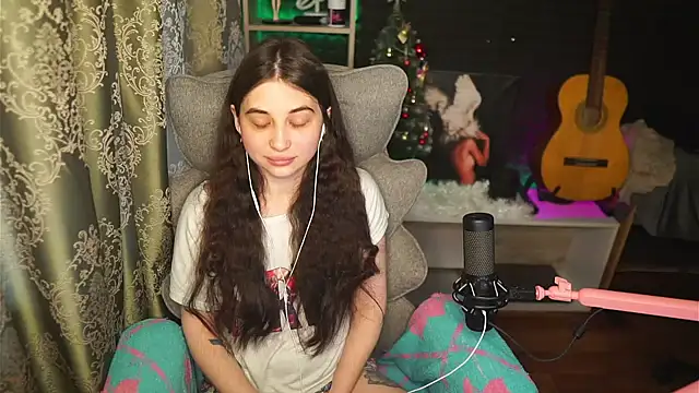 delicatedBailey online show from 28, 4, 2026