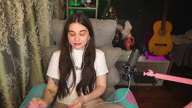 delicatedBailey online show from 5, 5, 2026