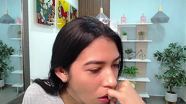 Sassy--Girl online show from 13, 12, 2024