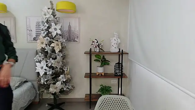 Sassy--Girl online show from 23, 12, 2024