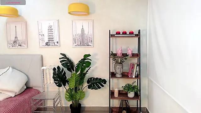 Sassy--Girl online show from 21, 2, 2025