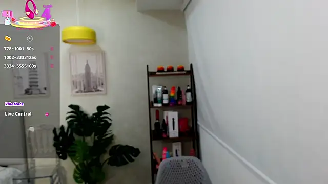 Sassy--Girl online show from 12, 3, 2025