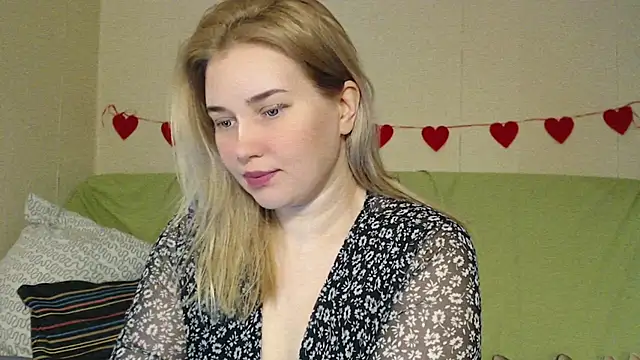 mmmPinUpGirl online show from 30, 4, 2026