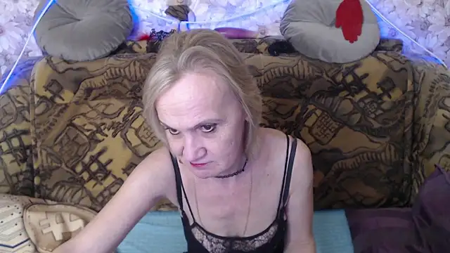 Snapshot of MissBekker chatting on 8, 1, 2025 MissBekker online show from 8, 1, 2025