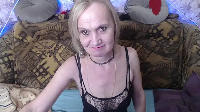 Snapshot of MissBekker chatting on 8, 1, 2025 MissBekker online show from 8, 1, 2025