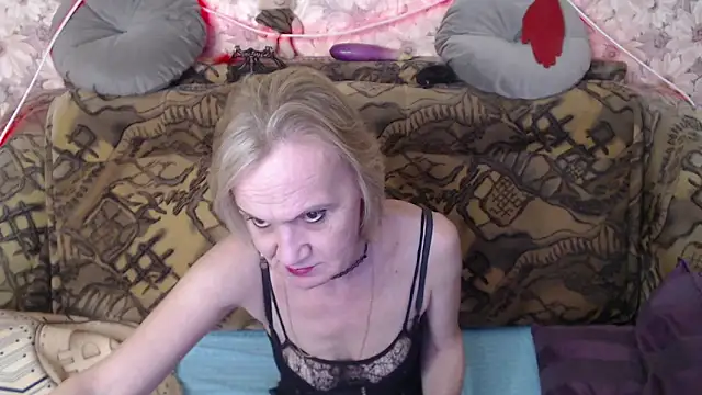 Snapshot of MissBekker chatting on 8, 1, 2025 MissBekker online show from 8, 1, 2025