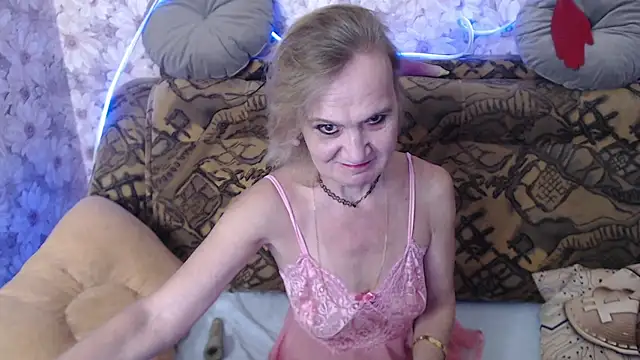 Snapshot of MissBekker chatting on 9, 9, 2025 MissBekker online show from 9, 9, 2025