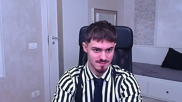 Snapshot of WilsonJules chatting on 6, 1, 2025 WilsonJules online show from 6, 1, 2025