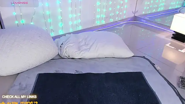 ohyesly  online show from 30, 9, 2025