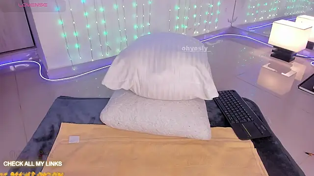 ohyesly  online show from 6, 11, 2025