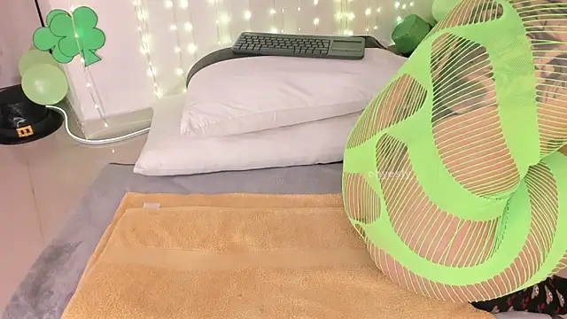 ohyesly  online show from 9, 3, 2026